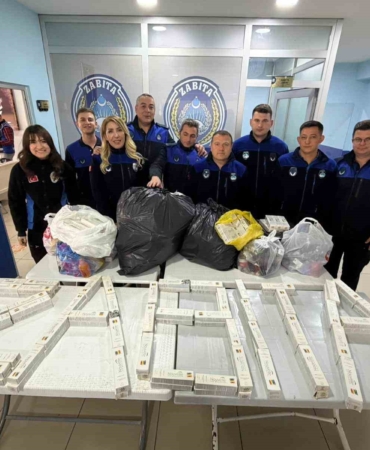 Zabıta ekipleri güzellik salonlarına yaptığı denetimde son kullanma tarihi geçen bin 500 ürüne el koydu