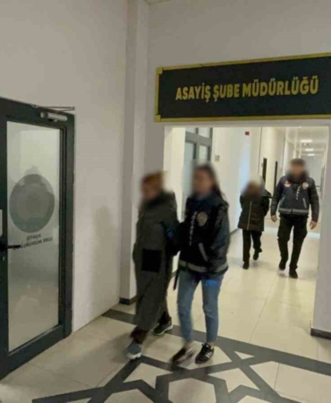 Evden 70 bin liralık ziynet hırsızlığı yapan 2 kadın tutuklandı