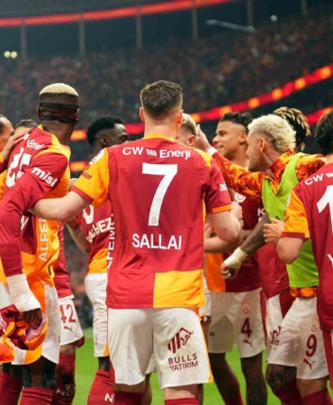 Galatasaray, Fenerbahçe ile puan farkını 7’ye çıkardı