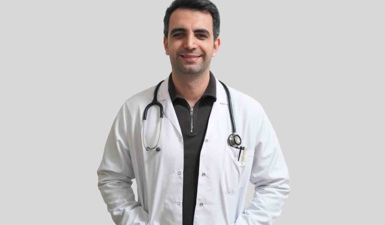 Uzm. Dr. Uğur Alp Yeşilova hasta kabulüne başladı
