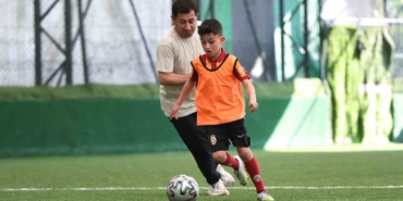 Küçükçekmece’de renkli maç: babalar ve oğulları futbol heyecanı yaşadı