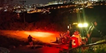 Çalışma sırasında doğal gaz hattı zarar gördü, operatör bayıldı