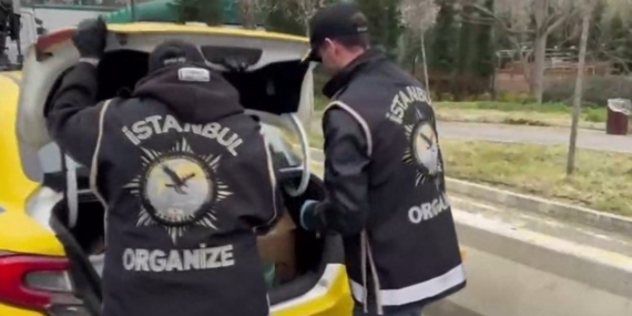 İstanbul’da kaçak silah operasyonu: Takside ve depoda 113 tabanca ele geçirildi