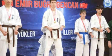 Yıldırımlı karatecilerden madalya yağmuru