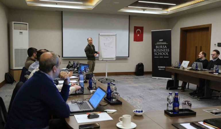 Bursa Business School’dan "Yapay Zeka ile Verimlilik Eğitimi"