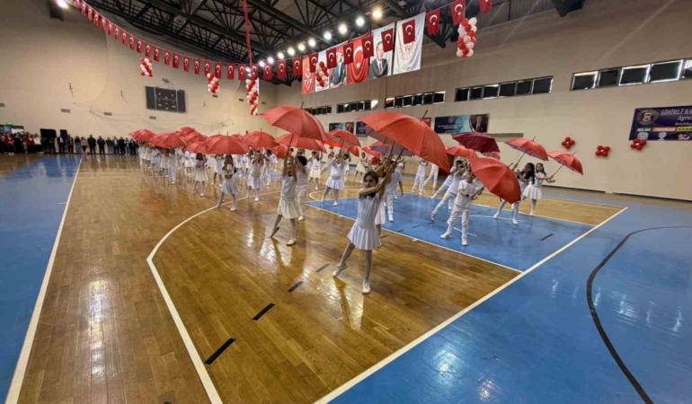 Edremit’te 23 Nisan gururu