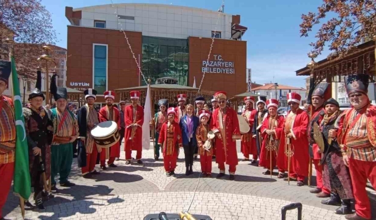 AK Parti’li belediyeden CHP’li vekillere mehterli gönderme