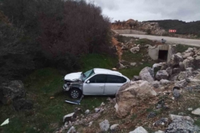 Kontrolden çıkan otomobil şarampole uçtu, sürücüsü yaralandı