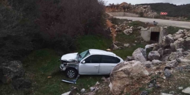Kontrolden çıkan otomobil şarampole uçtu, sürücüsü yaralandı