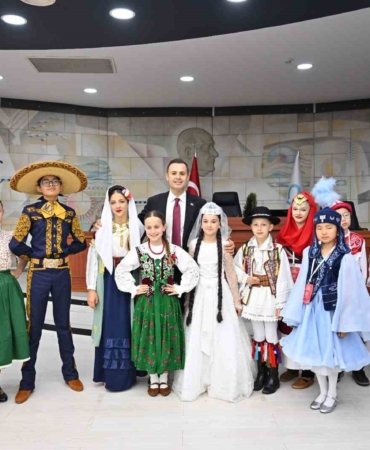 Başkan Akın, dünya çocuklarını ağırladı