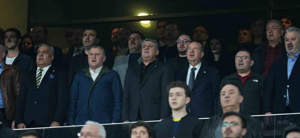 Bakan Bak, Fenerbahçe - Beşiktaş derbisini takip etti