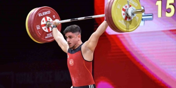 Milli halterci Kaan Kahriman’dan gümüş madalya