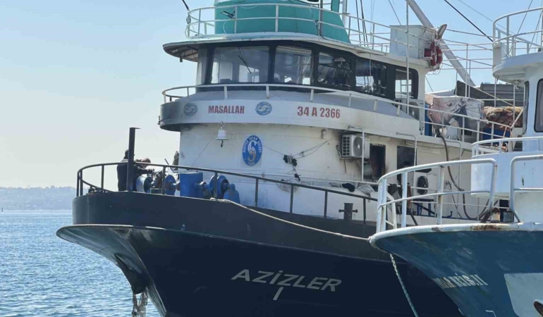 Sarıyer’de balıkçı teknesinden alevler yükseldi