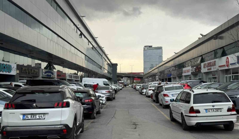 Hürmüz Boğazı otomobilde ikinci eli vurdu