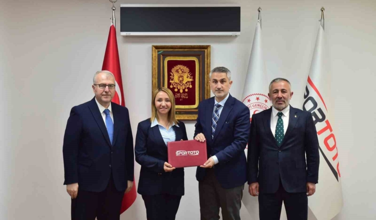 Bilecik’e büyük spor yatırımı için imzalar atıldı