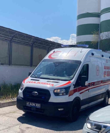 12. kattan düşen işçi ağır yaralandı