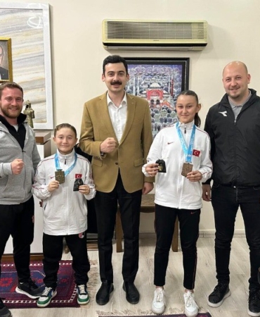 Manyas’tan karate şampiyonasında çifte derece