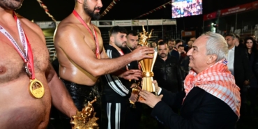 Balıkesirli güreşçi Enes Doğan, Kepez’de başpehlivan oldu