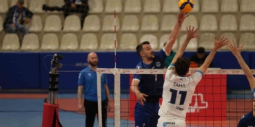 TVF Erkekler Voleybol 1. Ligi Yarı Finali: Kocaeli Büyükşehir Belediye Kağıtspor: 4 - Arkasspor: 1