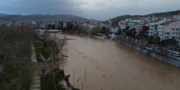 Çanakkale’de yağmur nedeniyle taşan Kocabaş Çayı dron ile görüntülendi