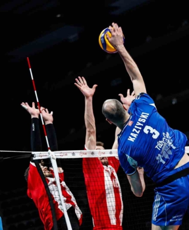 Efeler Ligi: Halkbank: 2 - Spor Toto: 3