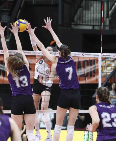 Eczacıbaşı Dynavit seride 1-0 öne geçti