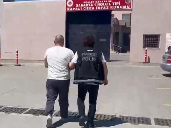 Yakalanmamak için sürekli yer değiştiren şüpheli, polise yakalandı