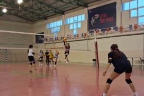 Bilecik’te voleybol antrenmanları devam ediyor