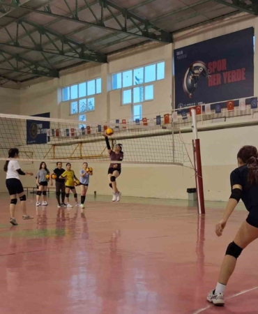 Bilecik’te voleybol antrenmanları devam ediyor