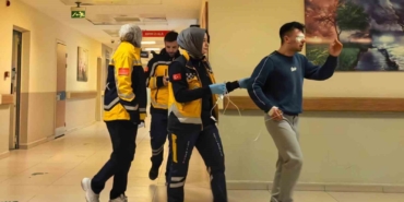 Bursa’da kesim makinesinden fırlayan parça işçinin gözüne saplandı