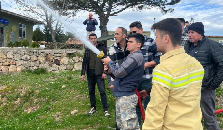 Çanakkale’de askeri personele yangın müdahale eğitimi