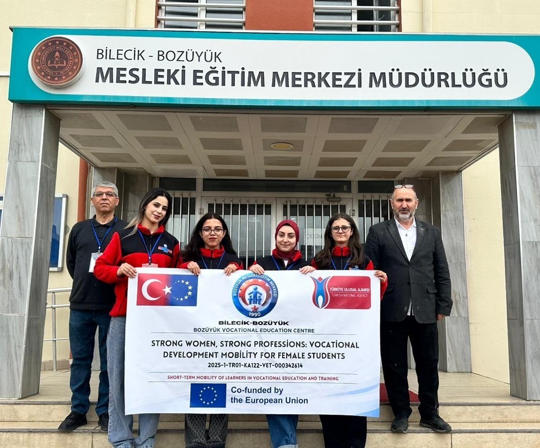 Bozüyük’ten Avrupa’ya mesleki yolculuk, öğrenciler Bremen’e uğurlandı