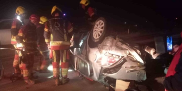 Bandırma’da takla atan araçta 2 kişi yaralandı