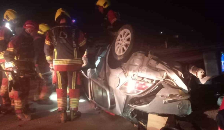 Bandırma’da takla atan araçta 2 kişi yaralandı