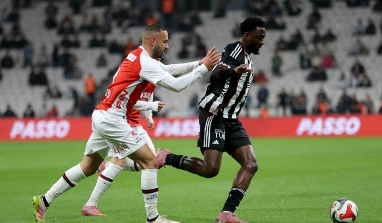 Trendyol Süper Lig: Beşiktaş: 0 - Fatih Karagümrük: 0 (İlk yarı)