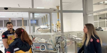 Çanakkale’de 54 günlük bebek uçak ambulansla Ankara’ya sevk edildi