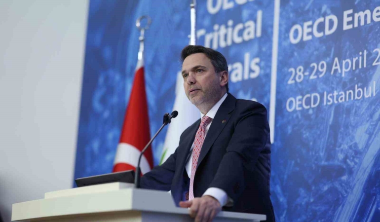 Bakan Bayraktar: ‘‘Türkiye’nin enerji dönüşümünün kalbinde kritik mineraller var’’
