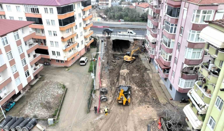 Gölcük Ulaşlı’da inşa edilen alt geçit projesiyle ulaşım kesintisiz hale gelecek