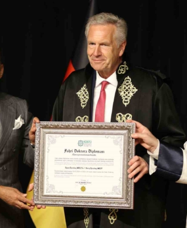 Almanya’nın 10. Cumhurbaşkanı Wulff’a Kocaeli’de fahri doktora