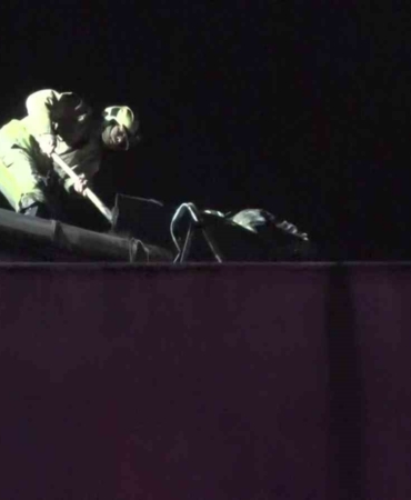 Küçükçekmece’de otel yangınında mahsur kalan iki kişi kurtarıldı