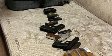 Esenyurt’ta bir eve düzenlenen operasyonda uyuşturucu ve el bombası ele geçirdi