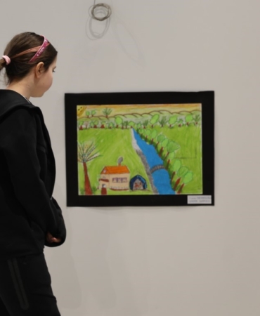 Kartepe’de öğrencilerin 23 Nisan temalı eserleri sergileniyor