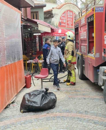 Edirne’de ahşap binada korkutan baca yangını