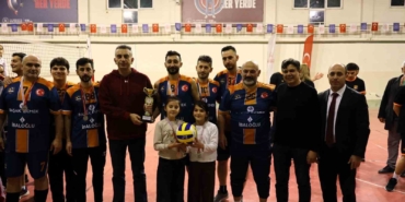 Bilecik’te Kurumlar Arası Bahar Voleybol Turnuvası nefes kesen finale sahne oldu