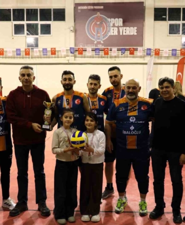 Bilecik’te Kurumlar Arası Bahar Voleybol Turnuvası nefes kesen finale sahne oldu