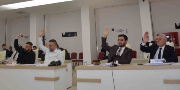 Üyelerin istediği ’İhale ve doğrudan temin dosyaları’ gelmemesi tartışması Meclise taşındı