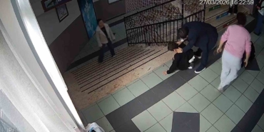 Okul müdüründen hayat kurtaran Heimlich manevrası