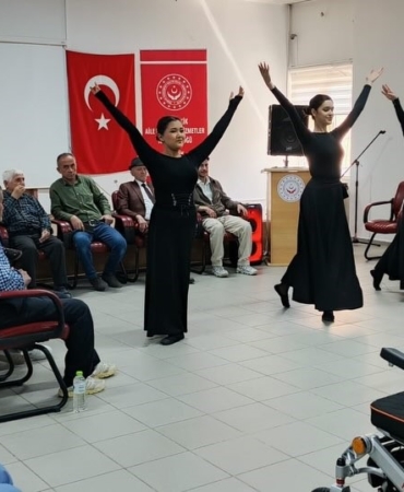 Bilecik huzurevinde Kafkas halk oyunlarıyla renkli anlar yaşandı