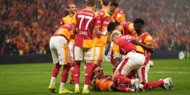 Galatasaray evindeki yenilmezlik serisini derbide sürdürdü