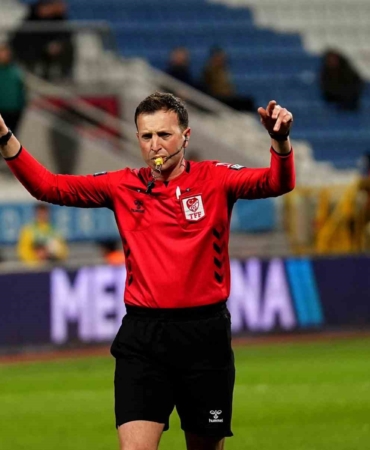 Galatasaray - Fenerbahçe derbisinin hakemi Yasin Kol oldu